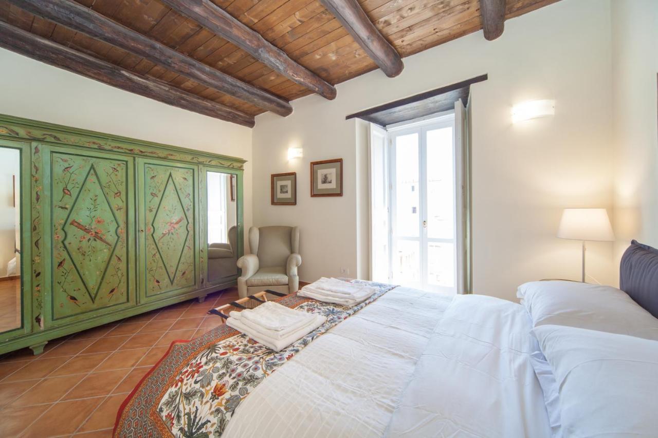 Apartment Palazzo Marigliano - Serviced Naples